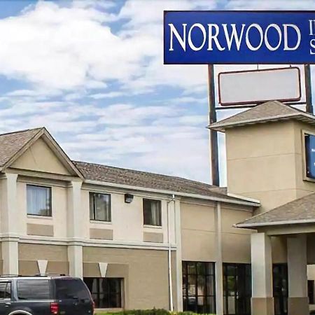 Norwood Inn & Suites Columbus Esterno foto