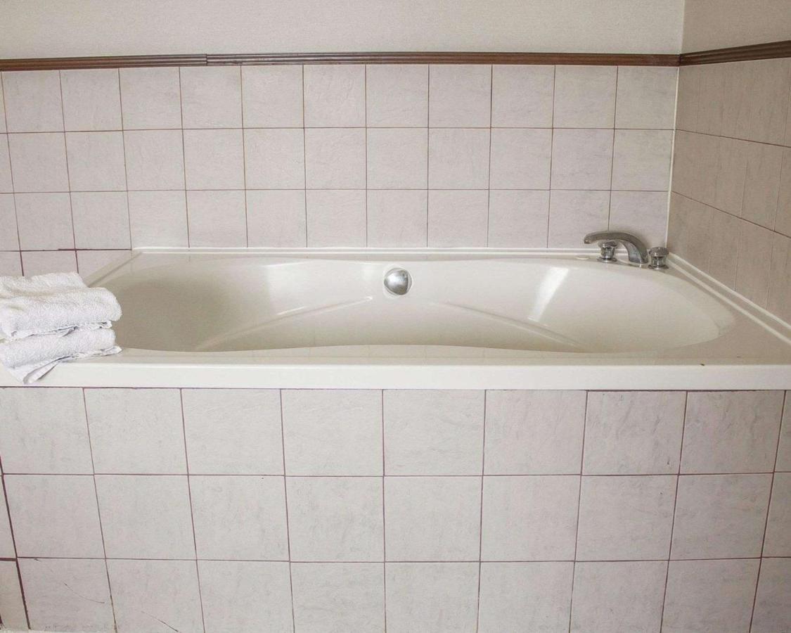 Norwood Inn & Suites Columbus Esterno foto